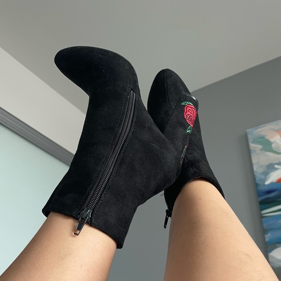 Rose Embroidered Black Booties - Picture 6 of 6